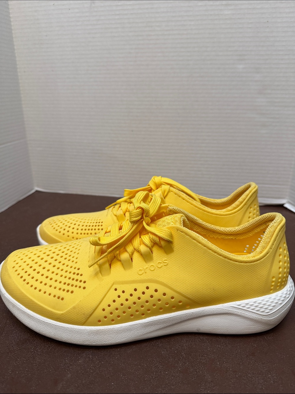CROCS LiteRide Pace Lightweight Lace-Up Sneakers, women’s 11